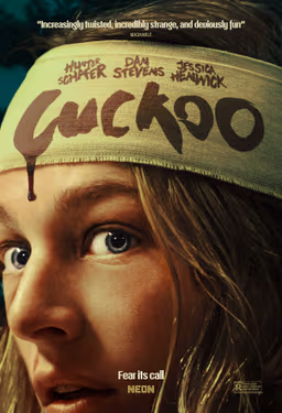 Cartel oficial de Cuckoo, película de Tilman Singer protagonizada por Hunter Schafer y ambientada en un inquietante resort de los Alpes alemanes.